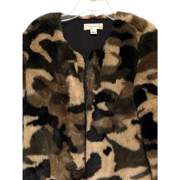 Band of Gypsies XS Faux Fur Camo Jacket Women's Green Multi Army MSRP $119 - Picture 8 of 12